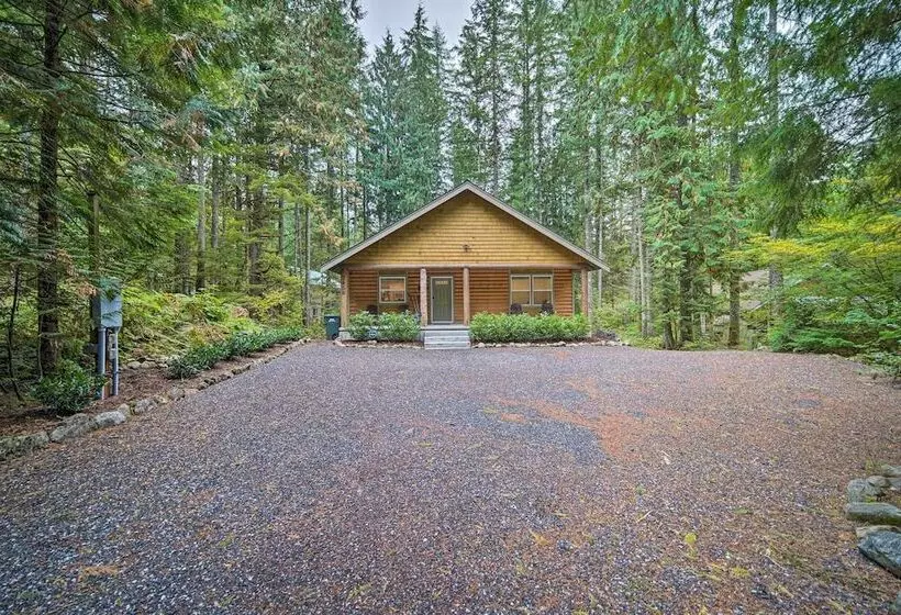 Peaceful Forest Retreat By Mt. Baker Slopes!