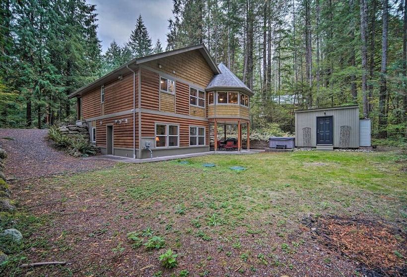 Peaceful Forest Retreat By Mt. Baker Slopes!