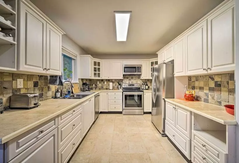 Peaceful Forest Retreat By Mt. Baker Slopes!