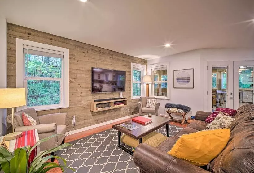 Peaceful Forest Retreat By Mt. Baker Slopes!