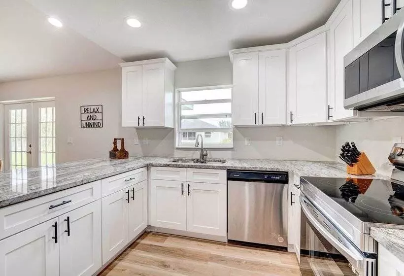 Golf & Pool Access: Pet Friendly Sebring Home!