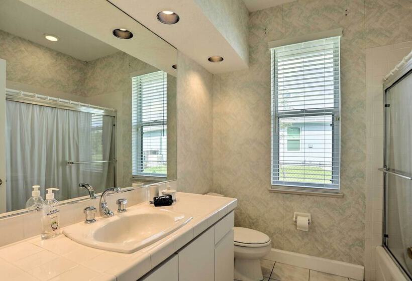 Private Pool & Hot Tub: Port St Lucie Escape