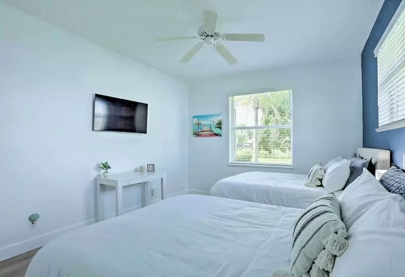 Private Pool & Hot Tub: Port St Lucie Escape