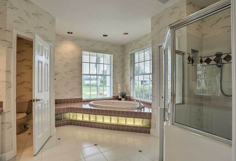 Private Pool & Hot Tub: Port St Lucie Escape