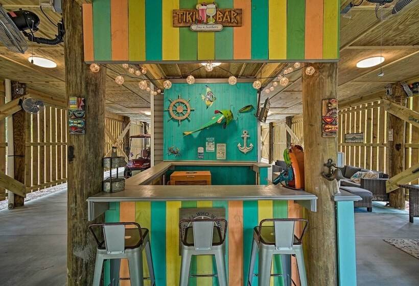 Quiet Fisherman S House W/ Hot Tub + Tropical Bar!