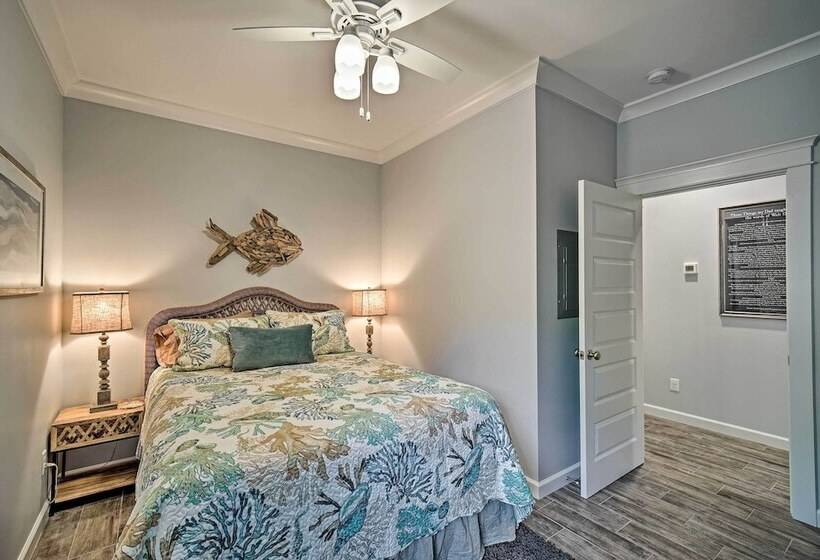 Quiet Fisherman S House W/ Hot Tub + Tropical Bar!