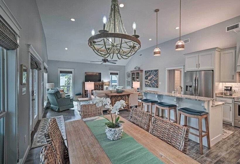 Quiet Fisherman S House W/ Hot Tub + Tropical Bar!