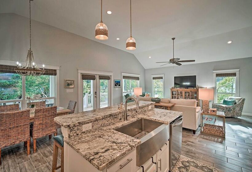 Quiet Fisherman S House W/ Hot Tub + Tropical Bar!