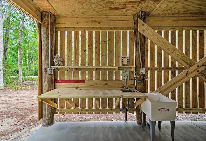 Quiet Fisherman S House W/ Hot Tub + Tropical Bar!