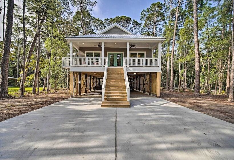 Quiet Fisherman S House W/ Hot Tub + Tropical Bar!