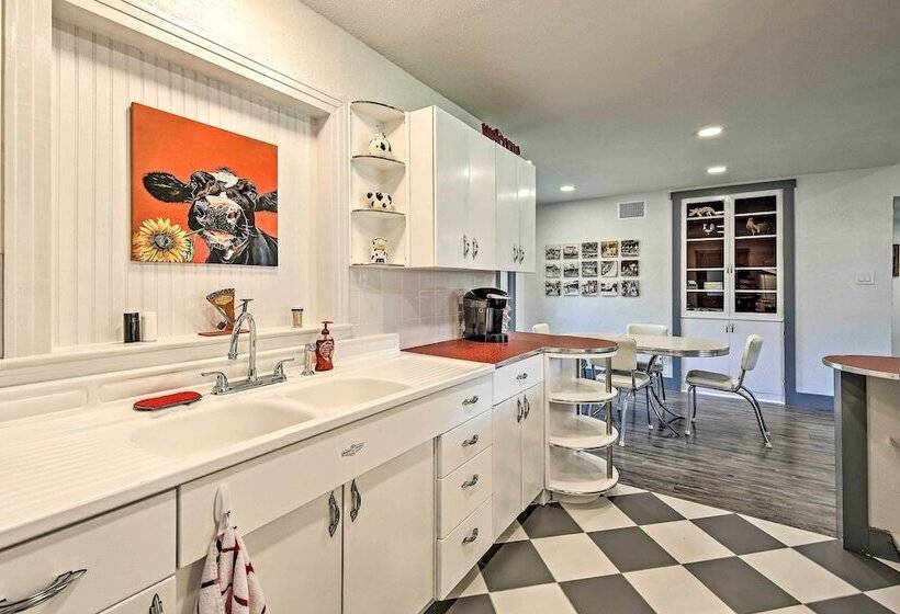 Remodeled Retro Home W/ Deck, Walk To Main Street!