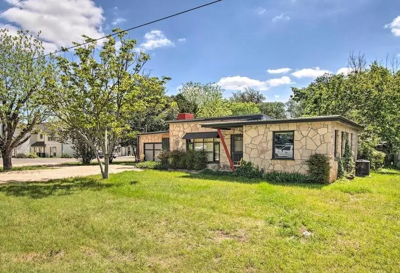 Remodeled Retro Home W/ Deck, Walk To Main Street!