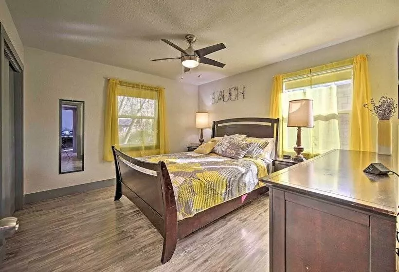 Remodeled Retro Home W/ Deck, Walk To Main Street!