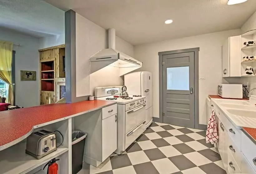 Remodeled Retro Home W/ Deck, Walk To Main Street!