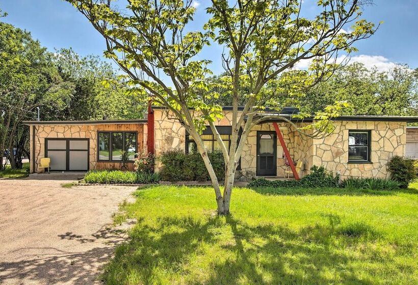 Remodeled Retro Home W/ Deck, Walk To Main Street!