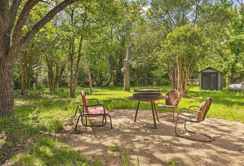 Remodeled Retro Home W/ Deck, Walk To Main Street!