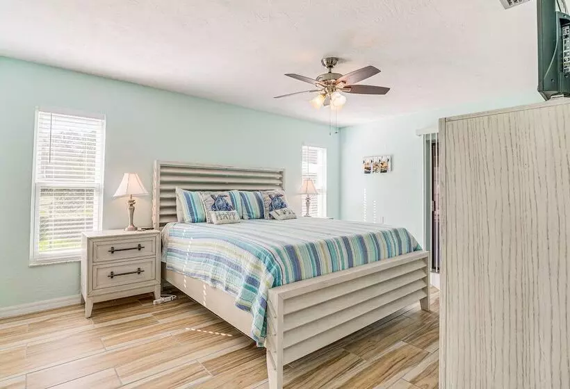 Riverfront Home With Private Dock, Fire Pit!