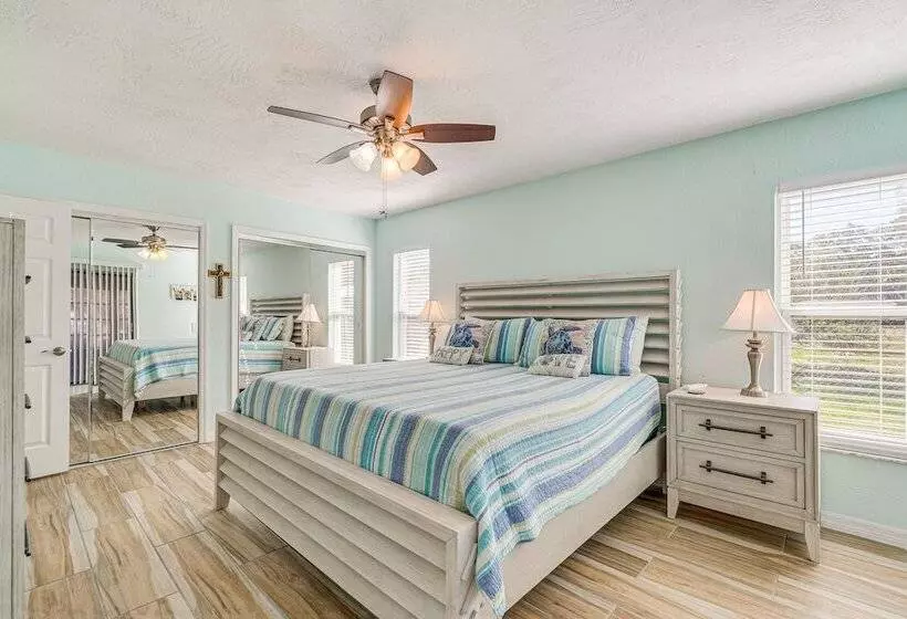 Riverfront Home With Private Dock, Fire Pit!