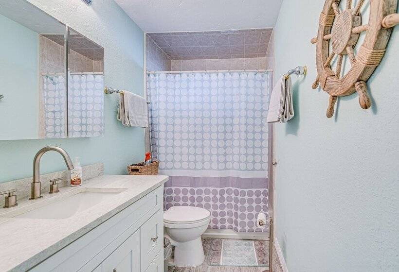 Riverfront Home With Private Dock, Fire Pit!