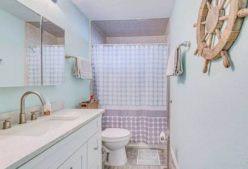 Riverfront Home With Private Dock, Fire Pit!