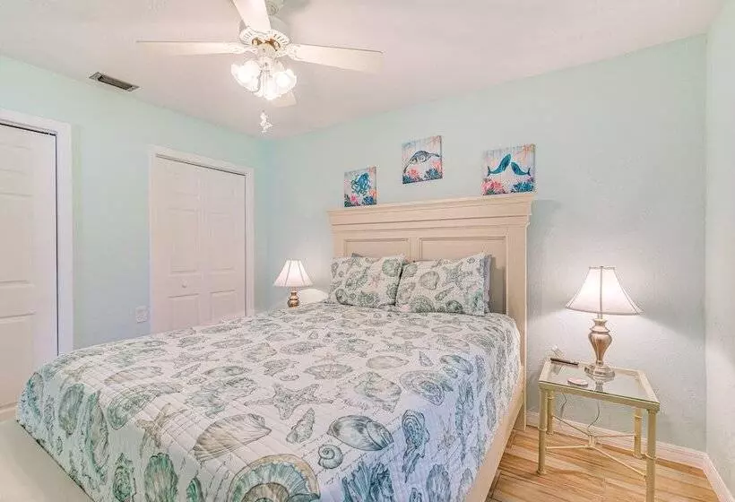 Riverfront Home With Private Dock, Fire Pit!