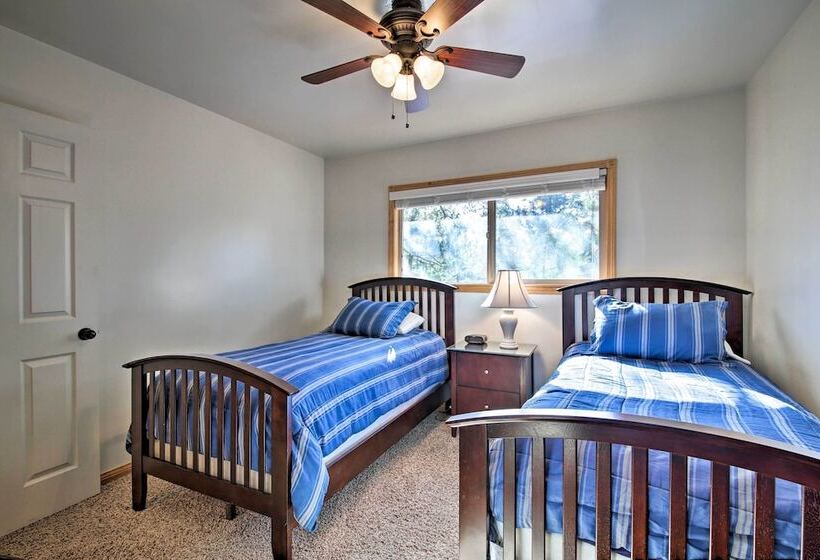 Walk To Lake: Rustic Home W/ Deck In Fawnskin