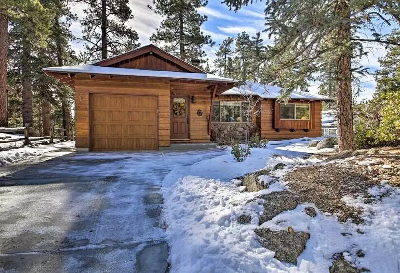 Walk To Lake: Rustic Home W/ Deck In Fawnskin