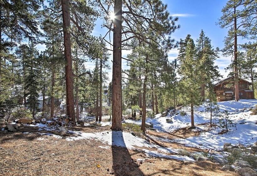 Walk To Lake: Rustic Home W/ Deck In Fawnskin