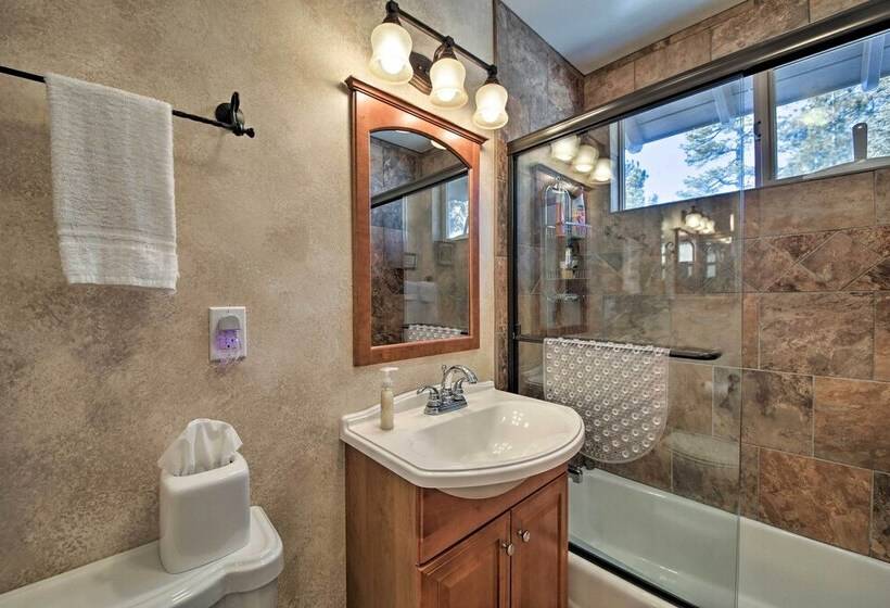 Walk To Lake: Rustic Home W/ Deck In Fawnskin