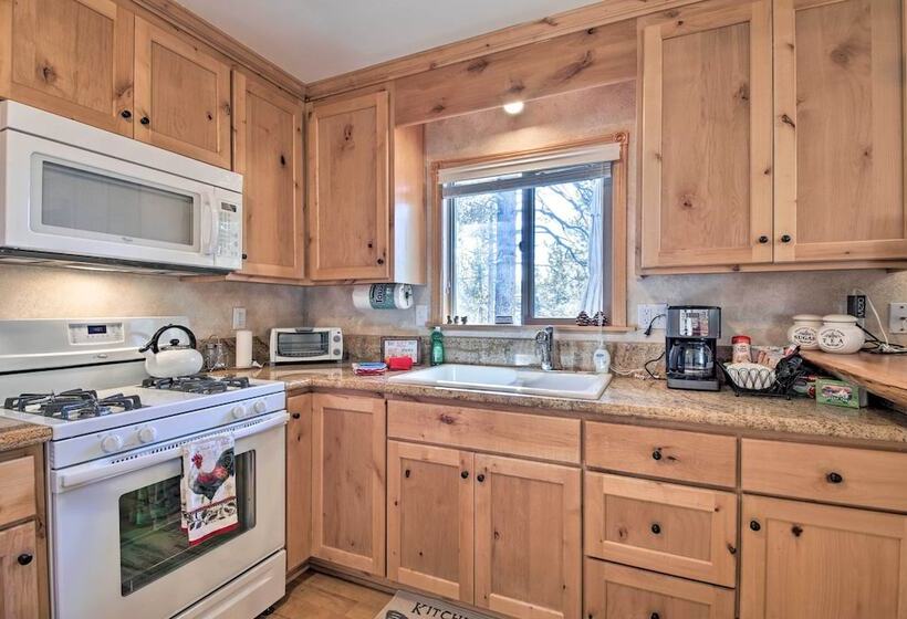 Walk To Lake: Rustic Home W/ Deck In Fawnskin