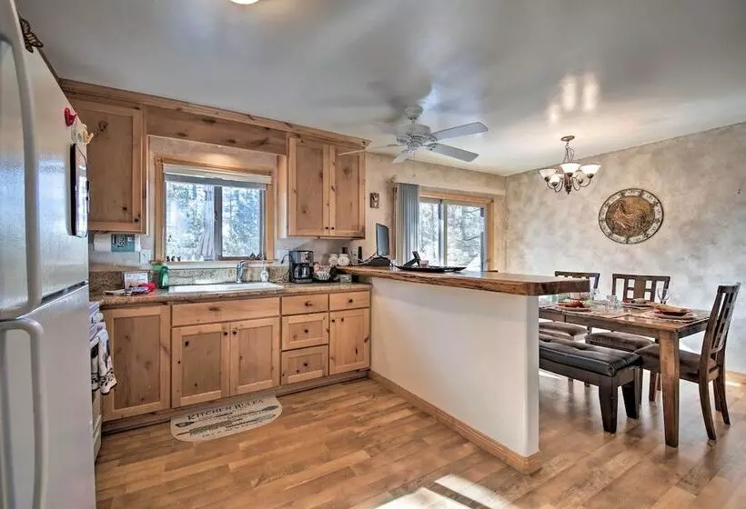 Walk To Lake: Rustic Home W/ Deck In Fawnskin