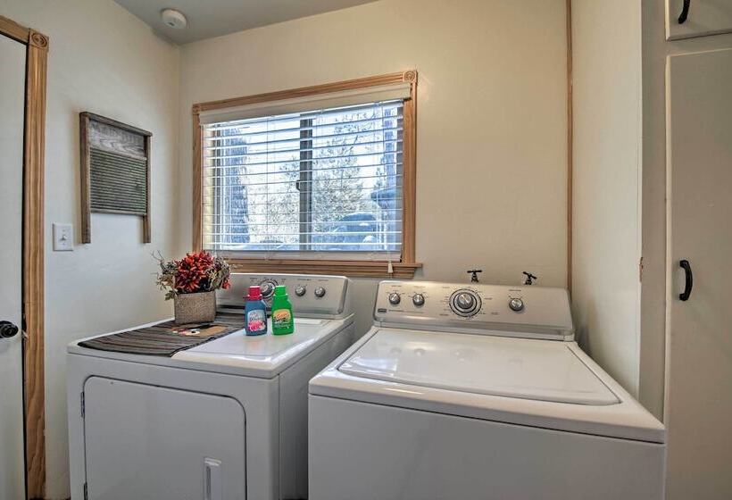 Walk To Lake: Rustic Home W/ Deck In Fawnskin