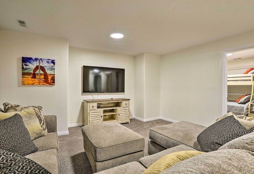 Spacious Family Home, 3 Mi To Dtwn Cedar City