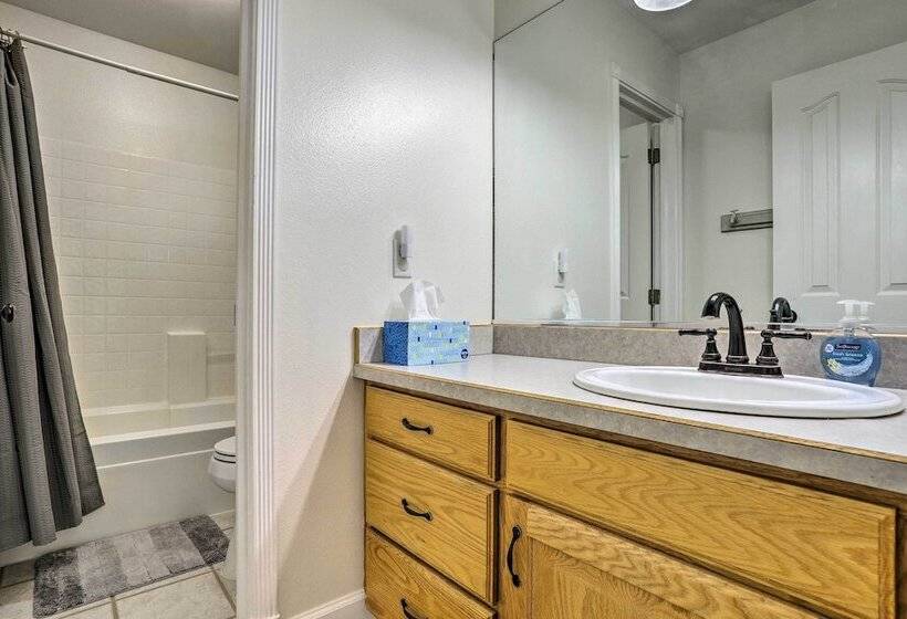 Spacious Family Home, 3 Mi To Dtwn Cedar City