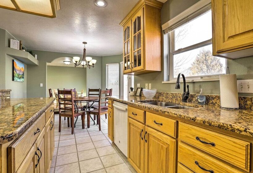 Spacious Family Home, 3 Mi To Dtwn Cedar City