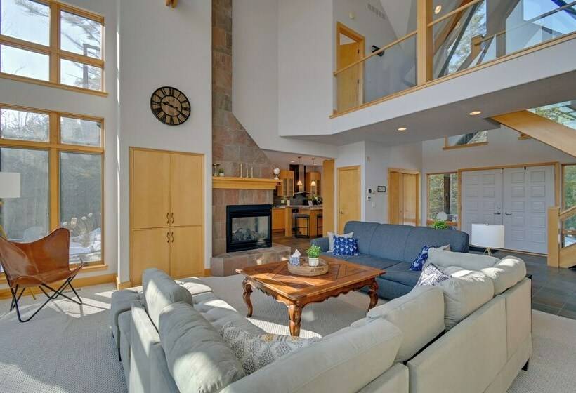 Stunning Sister Bay Home 4 Miles To Lake + Beach!