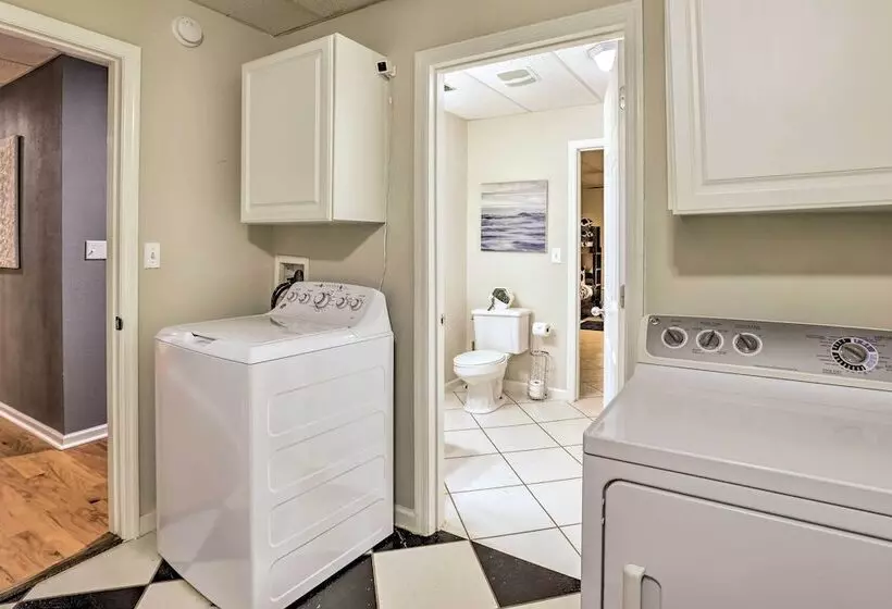 The B Haus  Lakefront Retreat W/ Boat Ramp!