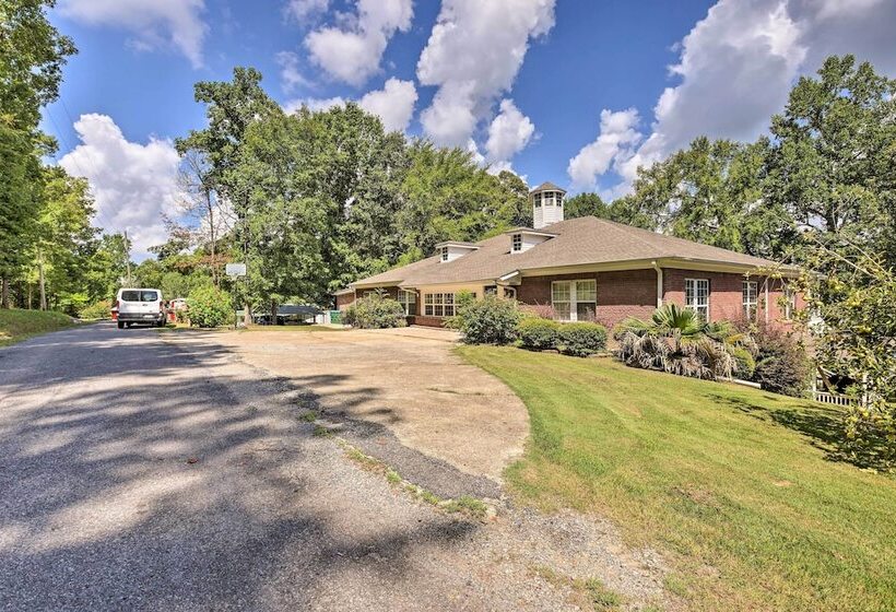 The B Haus Lakefront Retreat W/ Boat Ramp!