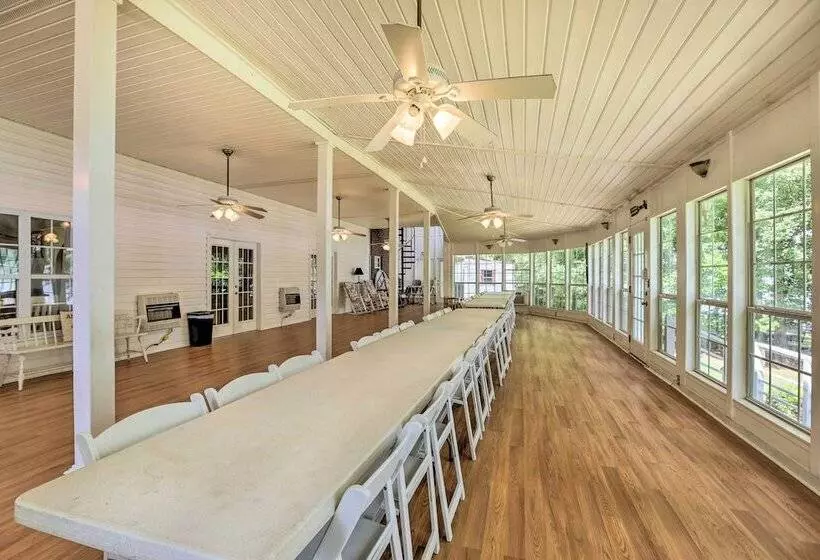 The B Haus  Lakefront Retreat W/ Boat Ramp!