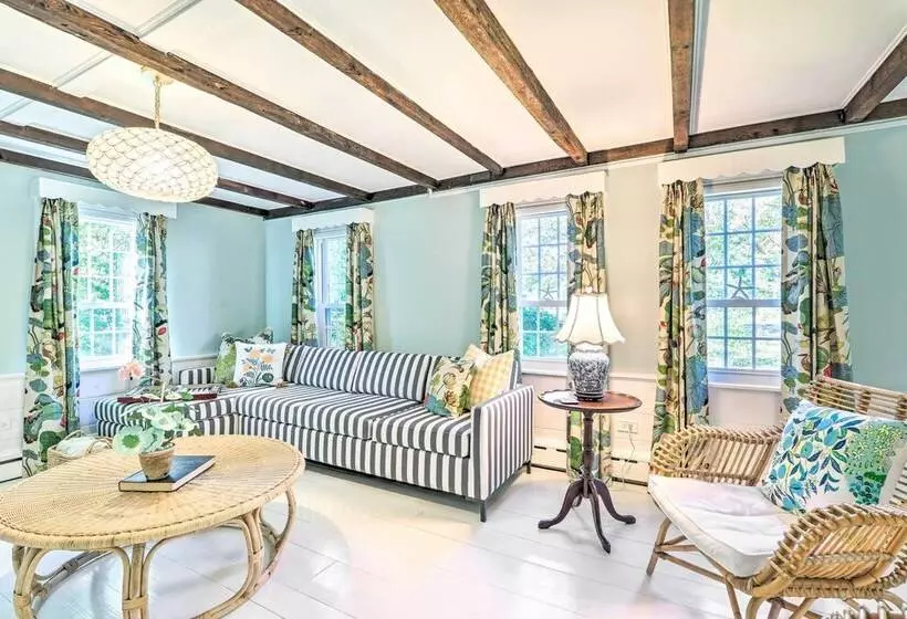 Walkable Dennis Cottage:  The Blue Scallop