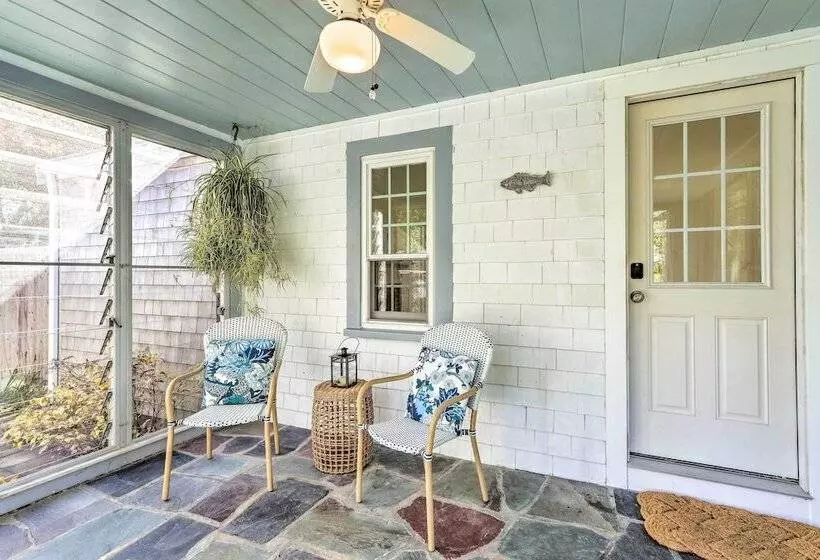 Walkable Dennis Cottage:  The Blue Scallop