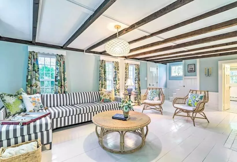 Walkable Dennis Cottage:  The Blue Scallop