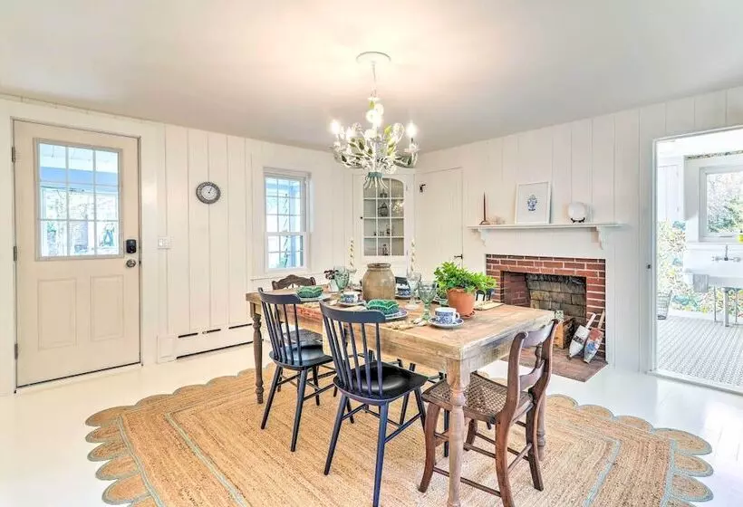 Walkable Dennis Cottage:  The Blue Scallop