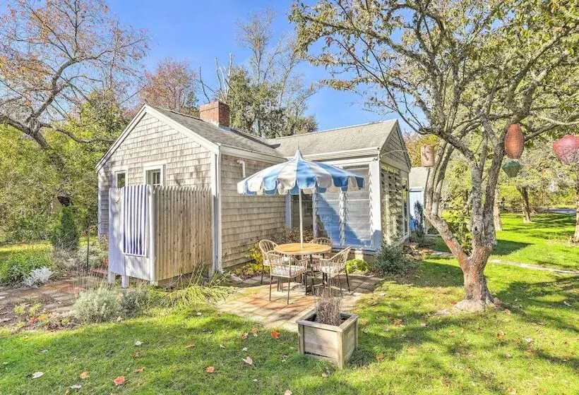 Walkable Dennis Cottage:  The Blue Scallop