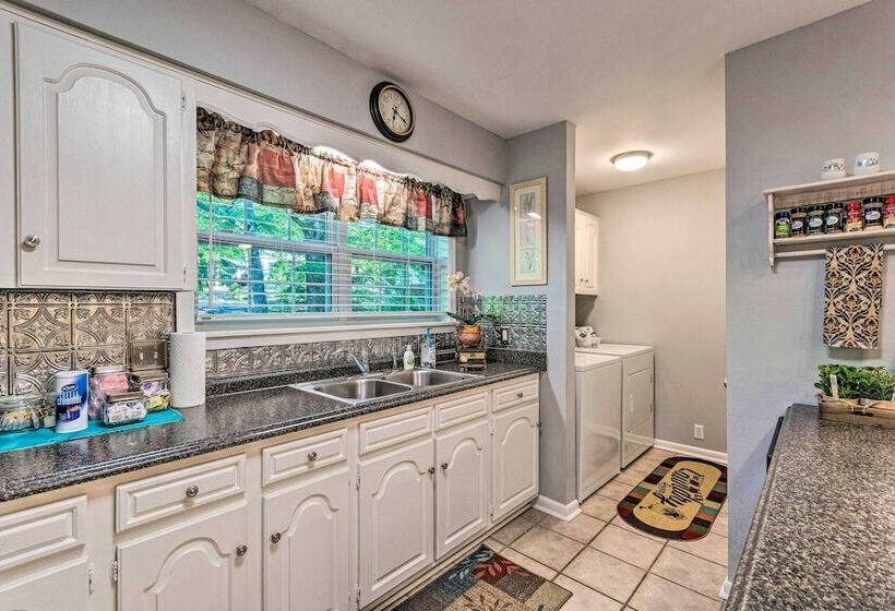 The Crystal House W/ Sunroom & Golf Green Views!