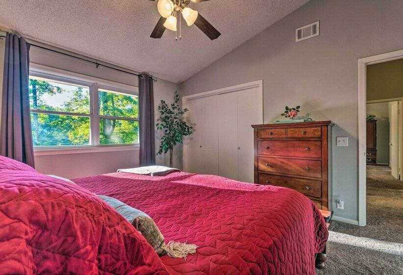 The Crystal House W/ Sunroom & Golf Green Views!