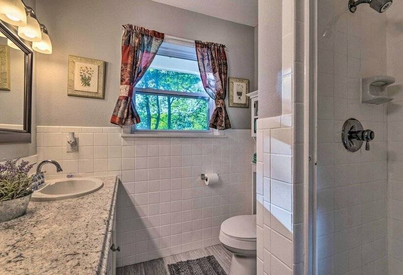 The Crystal House W/ Sunroom & Golf Green Views!