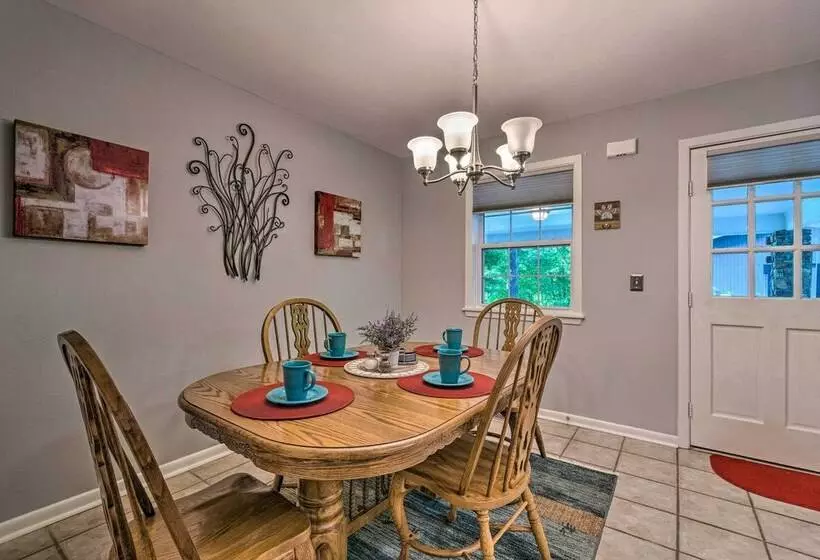 The Crystal House W/ Sunroom & Golf Green Views!