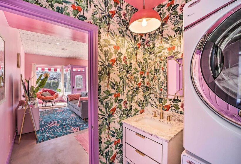 Unique, Themed Tulsa Escape ~ 2 Mi To Downtown!