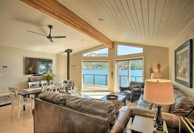 Lakefront Retreat W/ Kayaks, Paddle Boards & Deck!